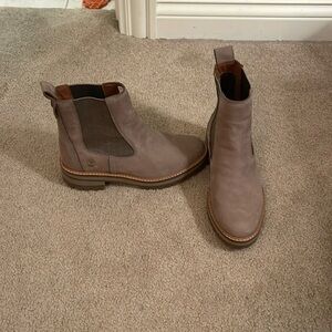 Timberland Women's Courmayeur Valley Chelsea Fashion Boot